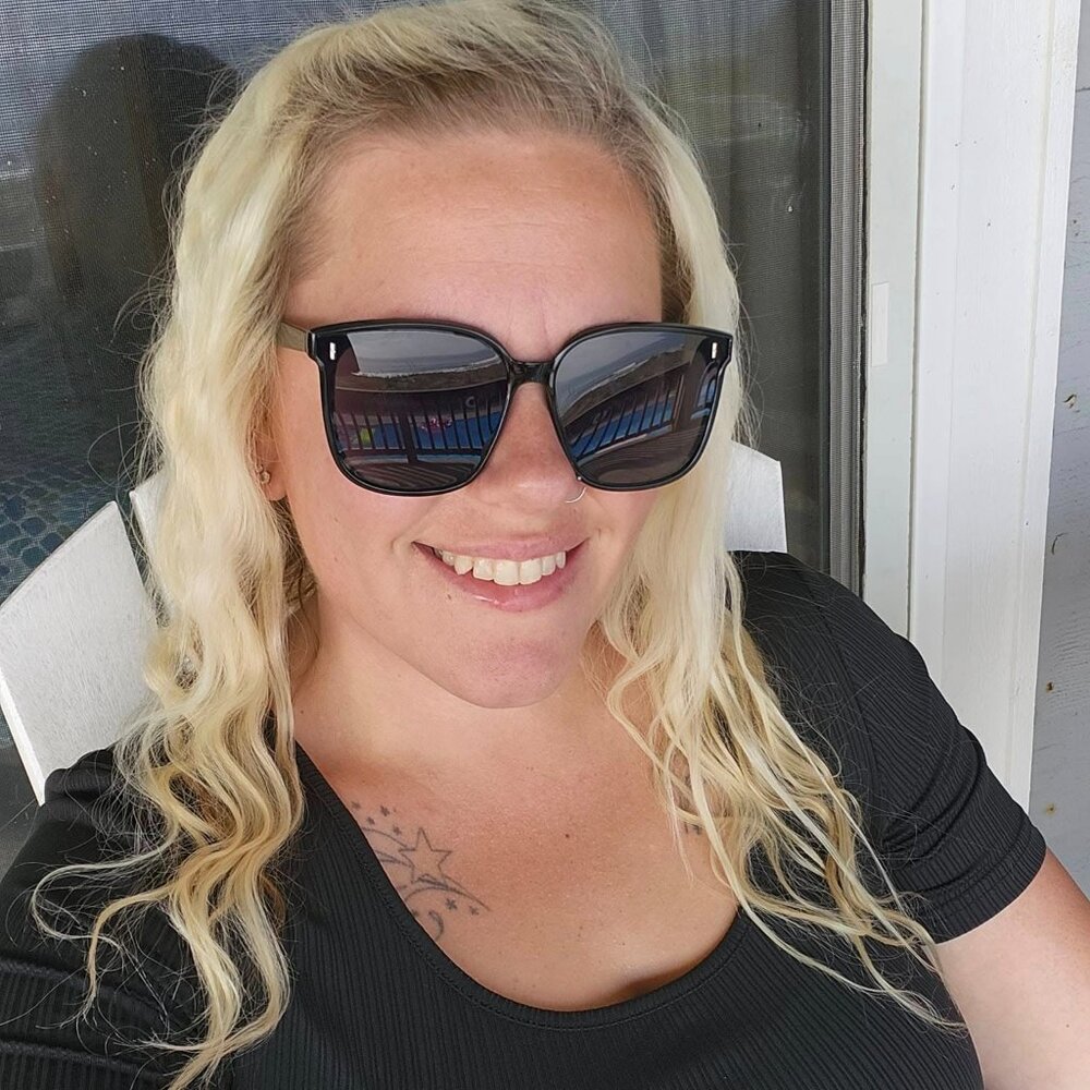 Meet your Posher, Samantha